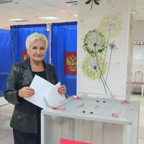 Директор Кольцовской библиотеки проголосовала на выборах